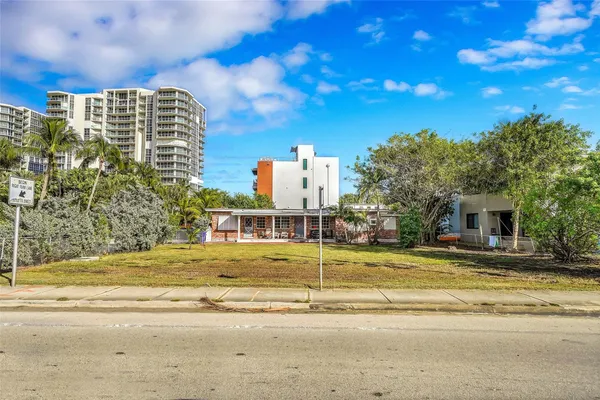 $2,899,000 | 356 Balboa Street, Hollywood, FL 33019