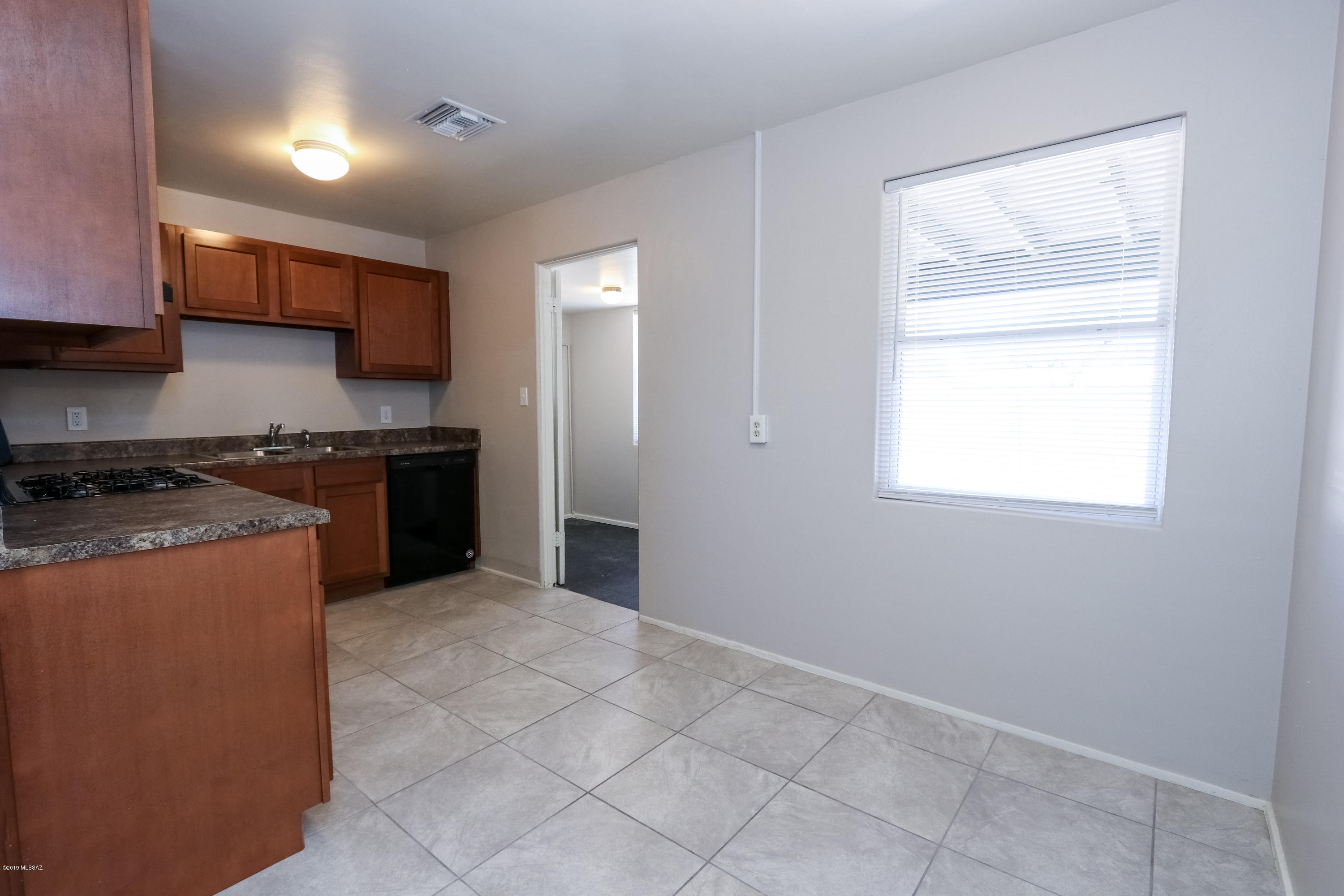 3361 East Silverlake Road Tucson, AZ 85713 - Photo 5 of 24 Gallery Image 5