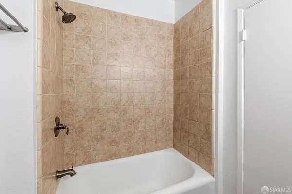 $2,650 | 906 40th Street, Emeryville, CA 94608