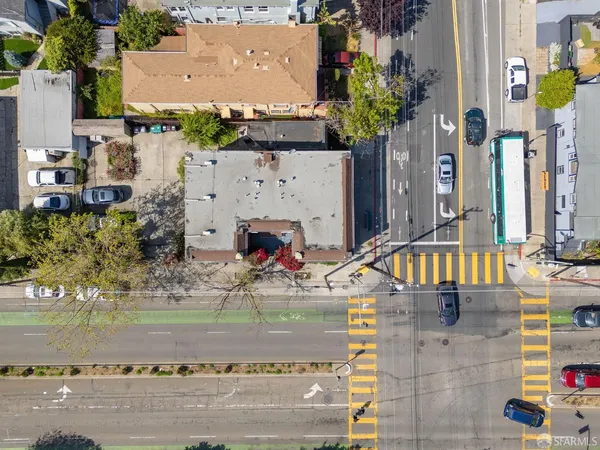 $2,650 | 906 40th Street, Emeryville, CA 94608