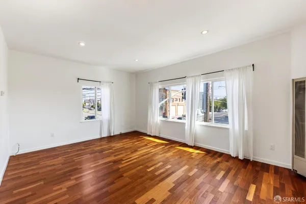 $2,650 | 906 40th Street, Emeryville, CA 94608