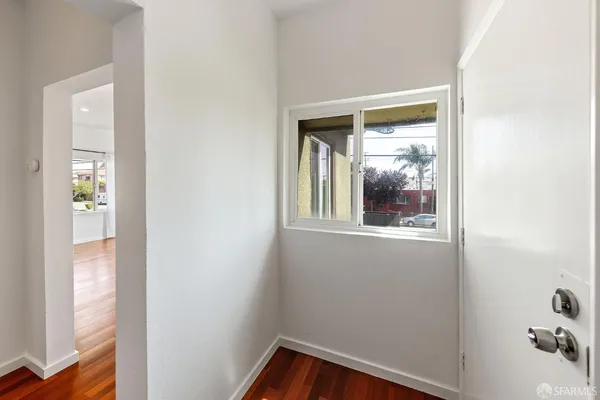 $2,650 | 906 40th Street, Emeryville, CA 94608