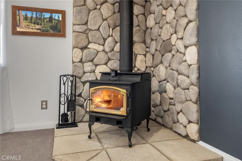 8727 Wintergreen Road Pinon Hills, CA 92372 - Photo 8 of 50