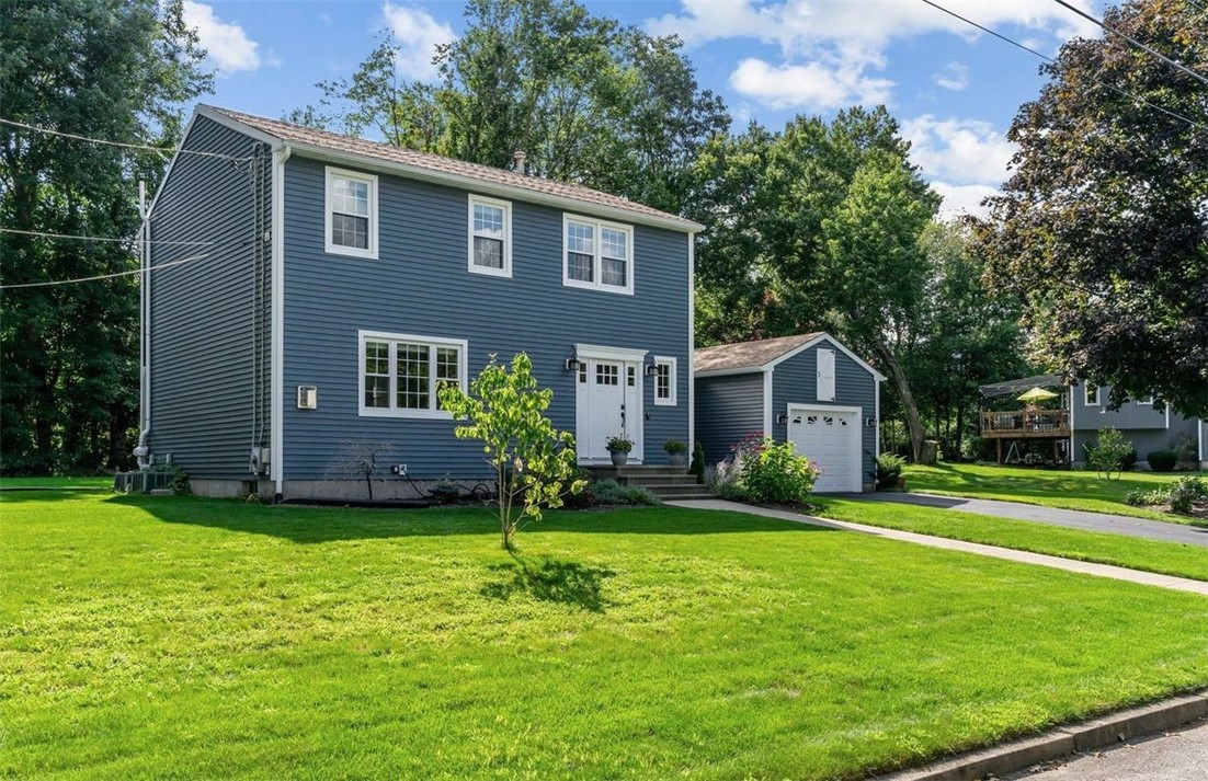 9 Morningside Court Cranston, RI 02921 - Photo 2 of 32