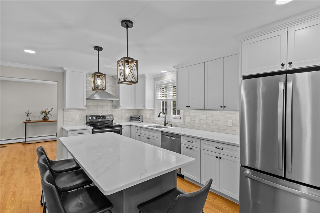 9 Morningside Court Cranston, RI 02921 - Photo 7 of 32