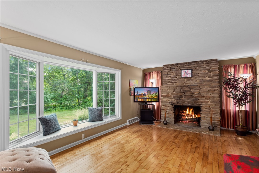 6824 Glenview Road Cleveland, OH 44143 - Photo 10 of 35 Gallery Image 10
