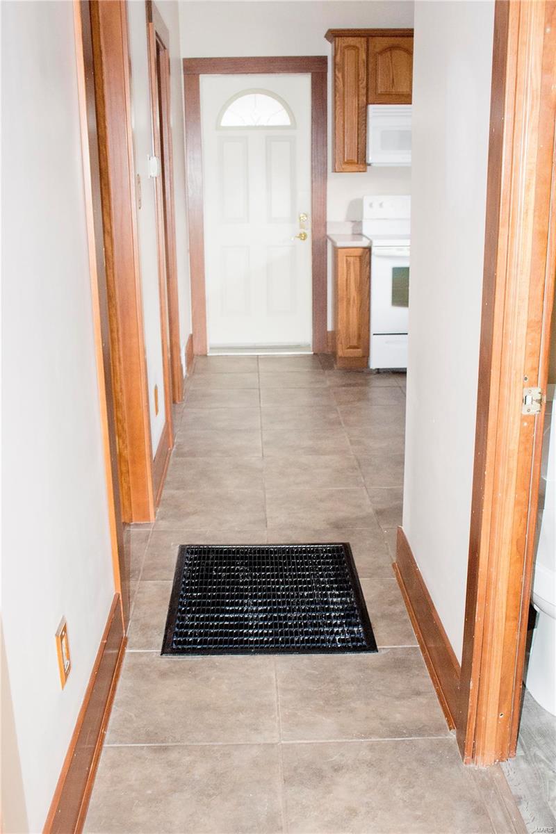 120 East 1st Street Roxana, IL 62084 - Photo 2 of 18 Gallery Image 2