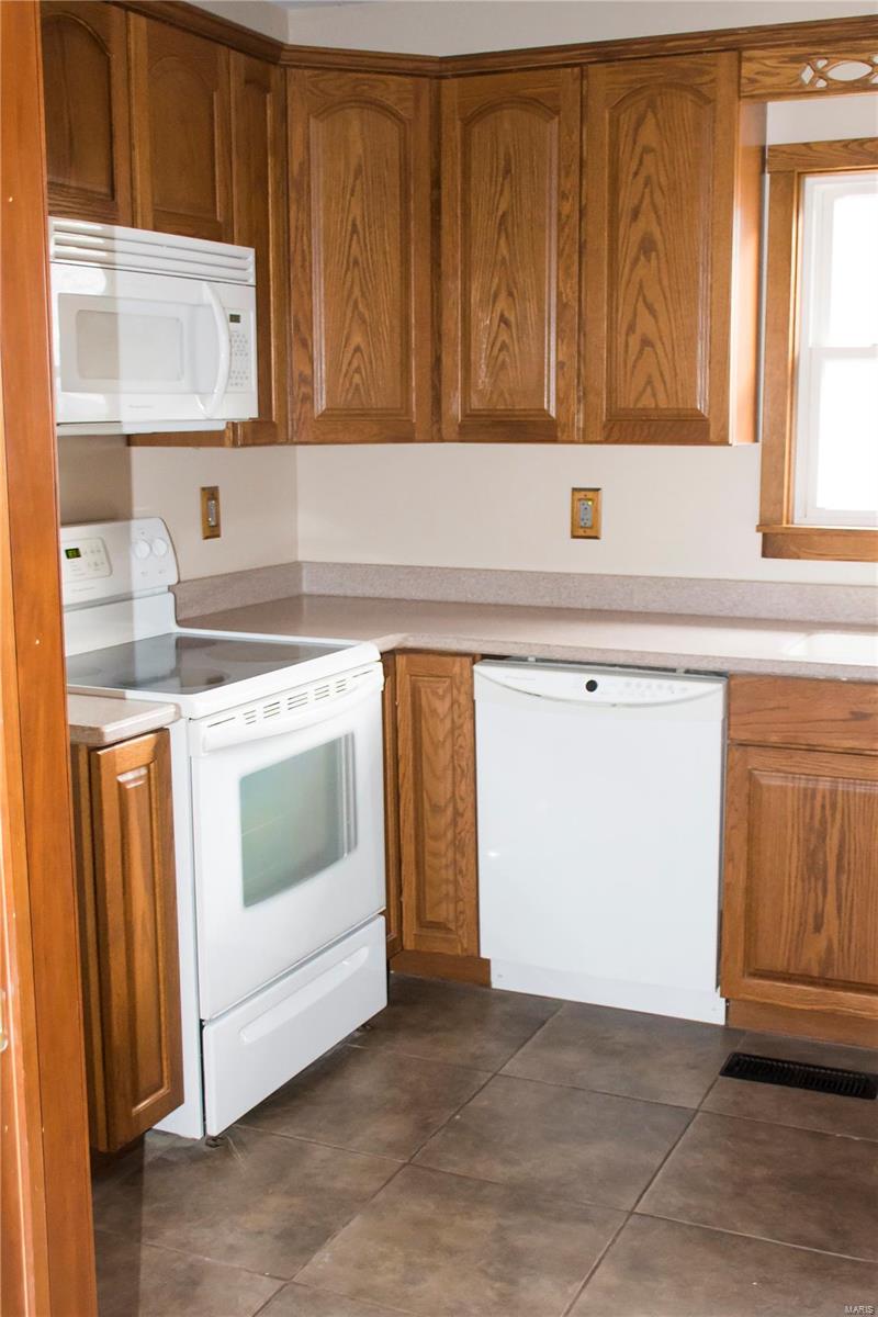 120 East 1st Street Roxana, IL 62084 - Photo 4 of 18 Gallery Image 4