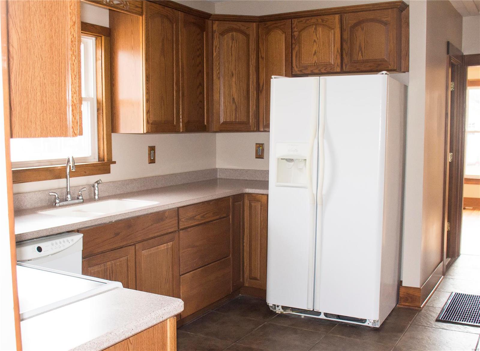 120 East 1st Street Roxana, IL 62084 - Photo 5 of 18 Gallery Image 5