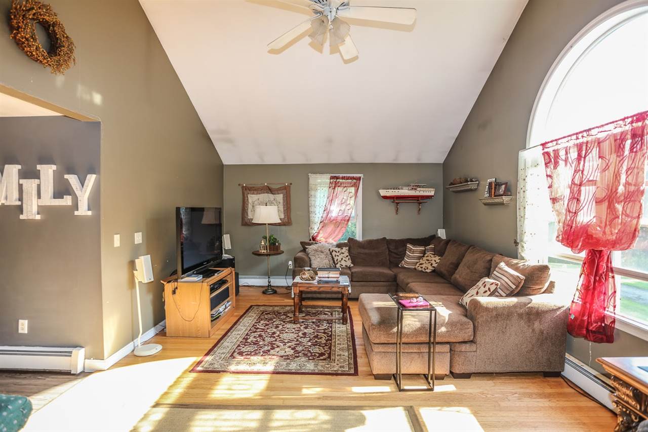 201 Beals Road Bedford, NH 03110 - Photo 11 of 40