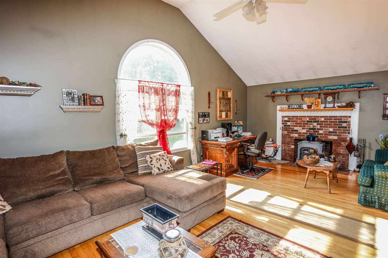 201 Beals Road Bedford, NH 03110 - Photo 8 of 40