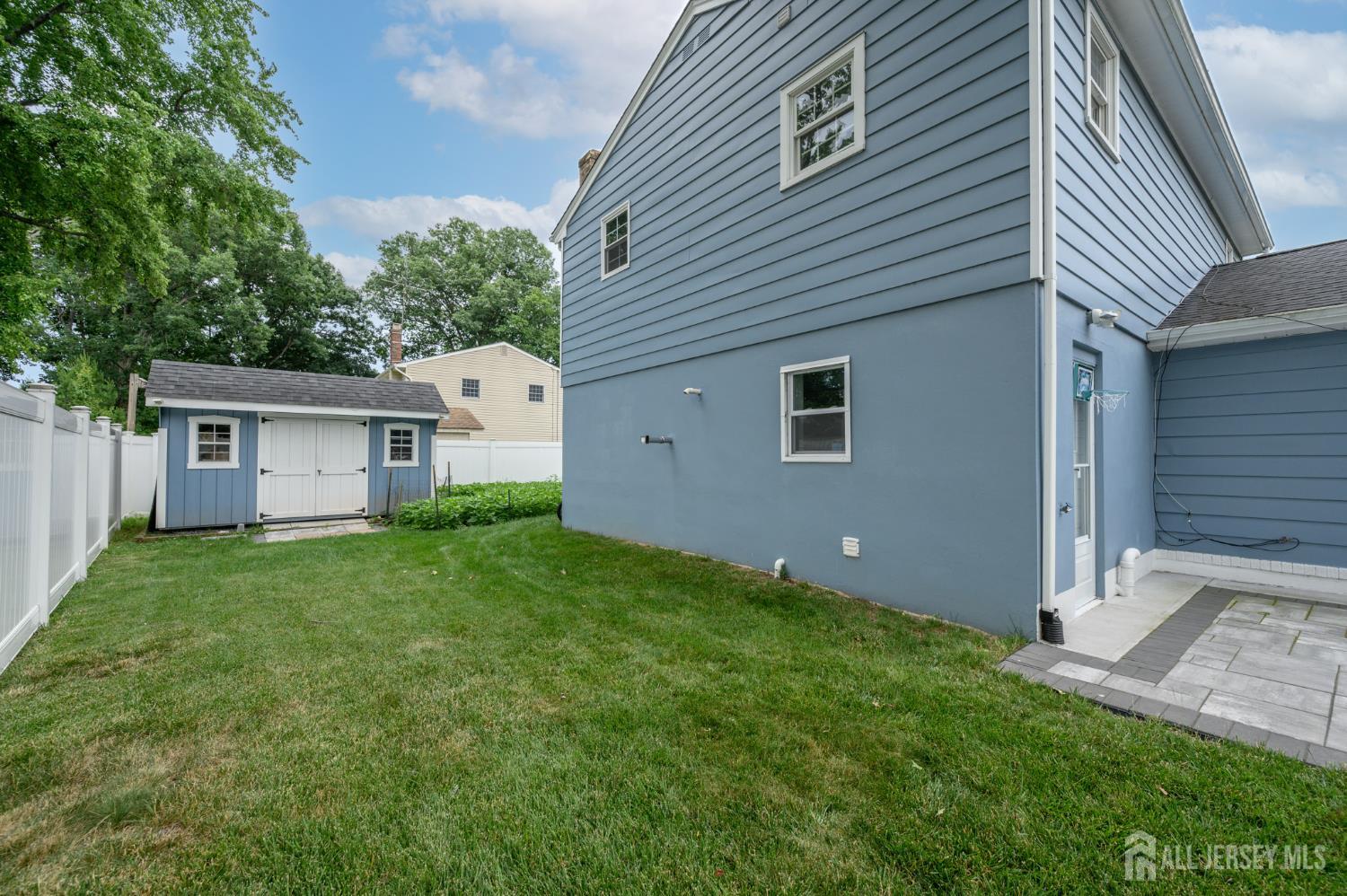 519 Calvert Road North Brunswick, NJ 08902 - Photo 33 of 46