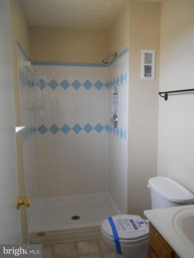 43 Buck Road Stafford, VA 22556 - Photo 12 of 19 Master Bath