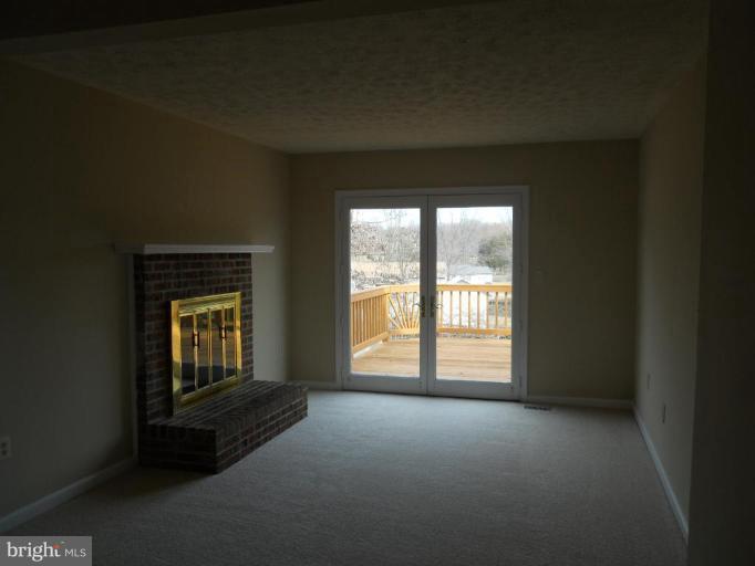 43 Buck Road Stafford, VA 22556 - Photo 13 of 19 Family Room