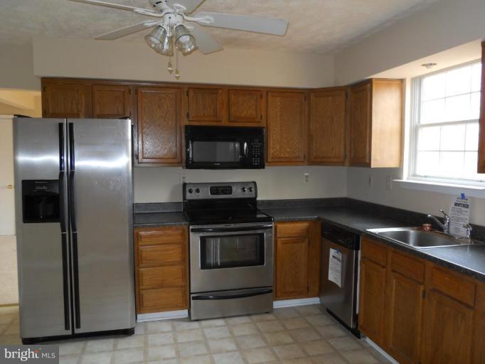 43 Buck Road Stafford, VA 22556 - Photo 14 of 19 Kitchen