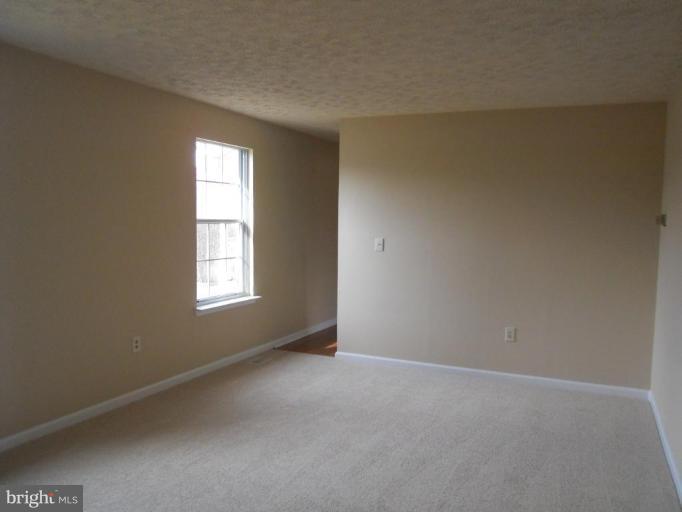 43 Buck Road Stafford, VA 22556 - Photo 15 of 19 Living Room