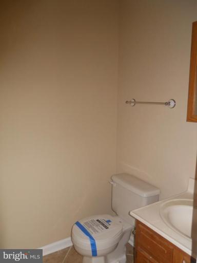 43 Buck Road Stafford, VA 22556 - Photo 5 of 19 Half Bath 1