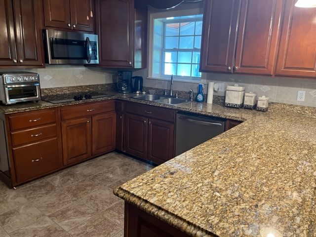 201 Spruce Road Brunswick, GA 31525 - Photo 6 of 12