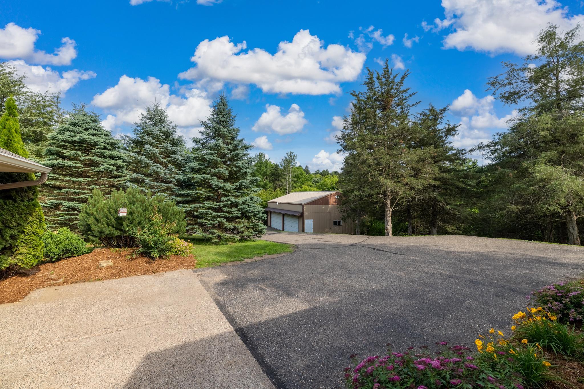 416 North Glover Road Hudson, WI 54016 - Photo 10 of 47