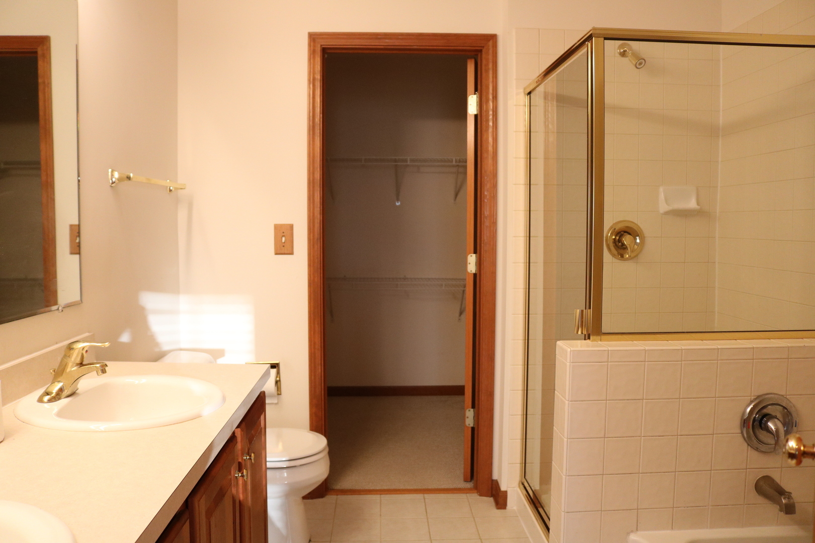 2598 Hillsboro Boulevard Aurora, IL 60503 - Photo 10 of 12