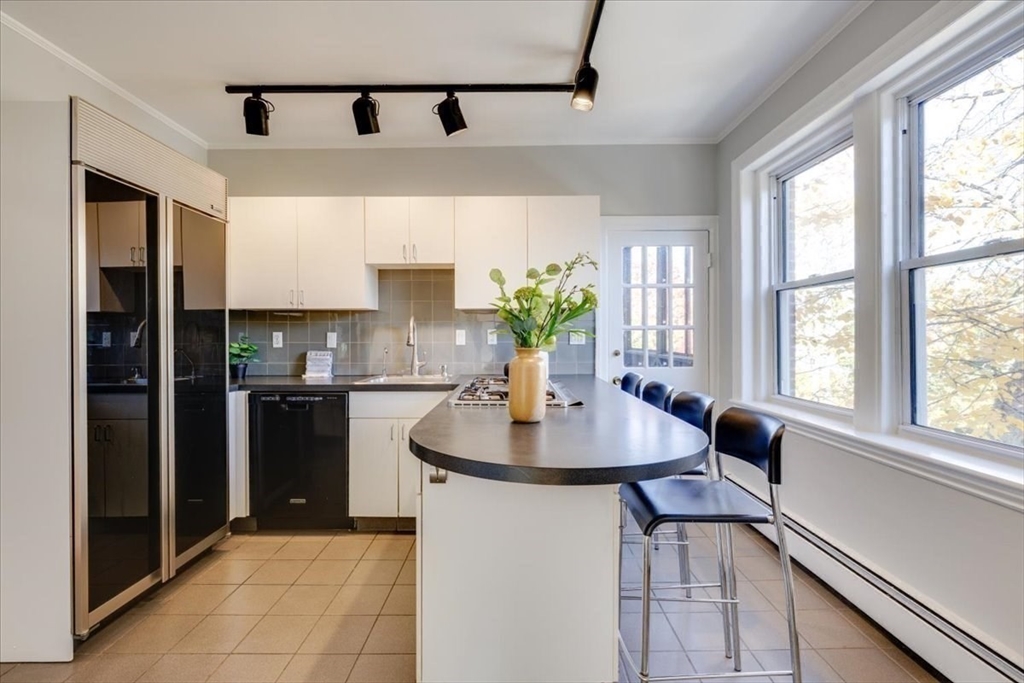 119 Winthrop Road, Unit 6C Brookline, MA 02445 - Photo 6 of 21