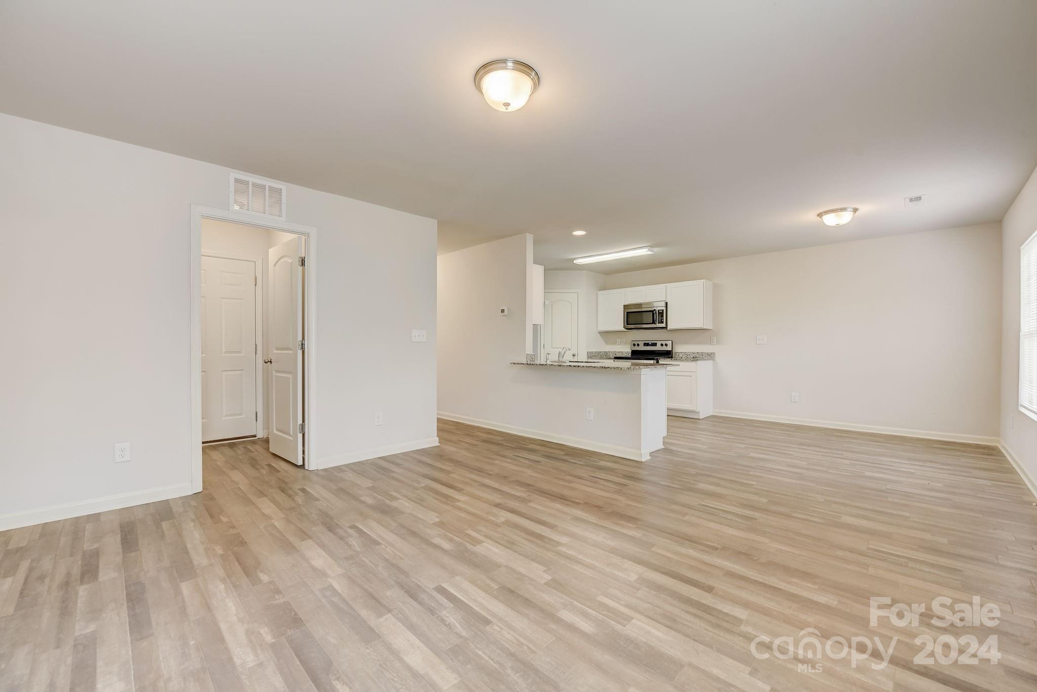 9817 Old Dowd Road Charlotte, NC 28214 - Photo 11 of 34 Gallery Image 11