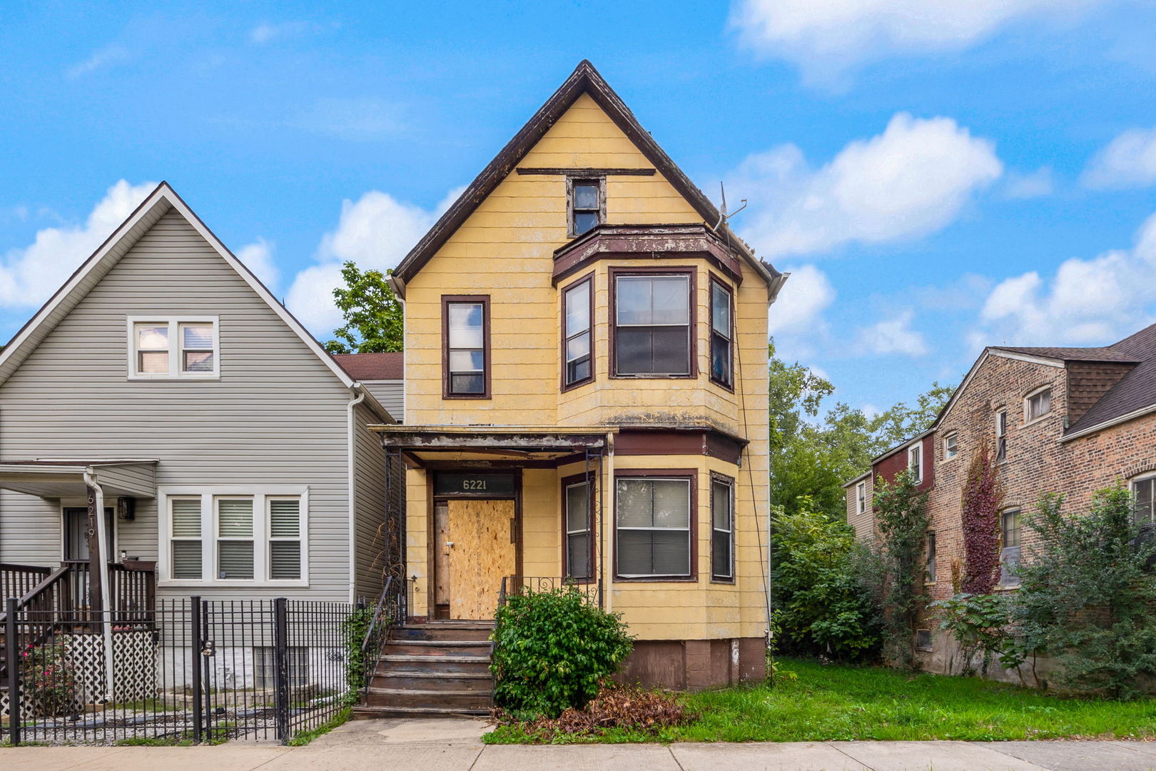 6221 South Carpenter Street Chicago, IL 60621 - Photo 1 of 13 Gallery Image 1