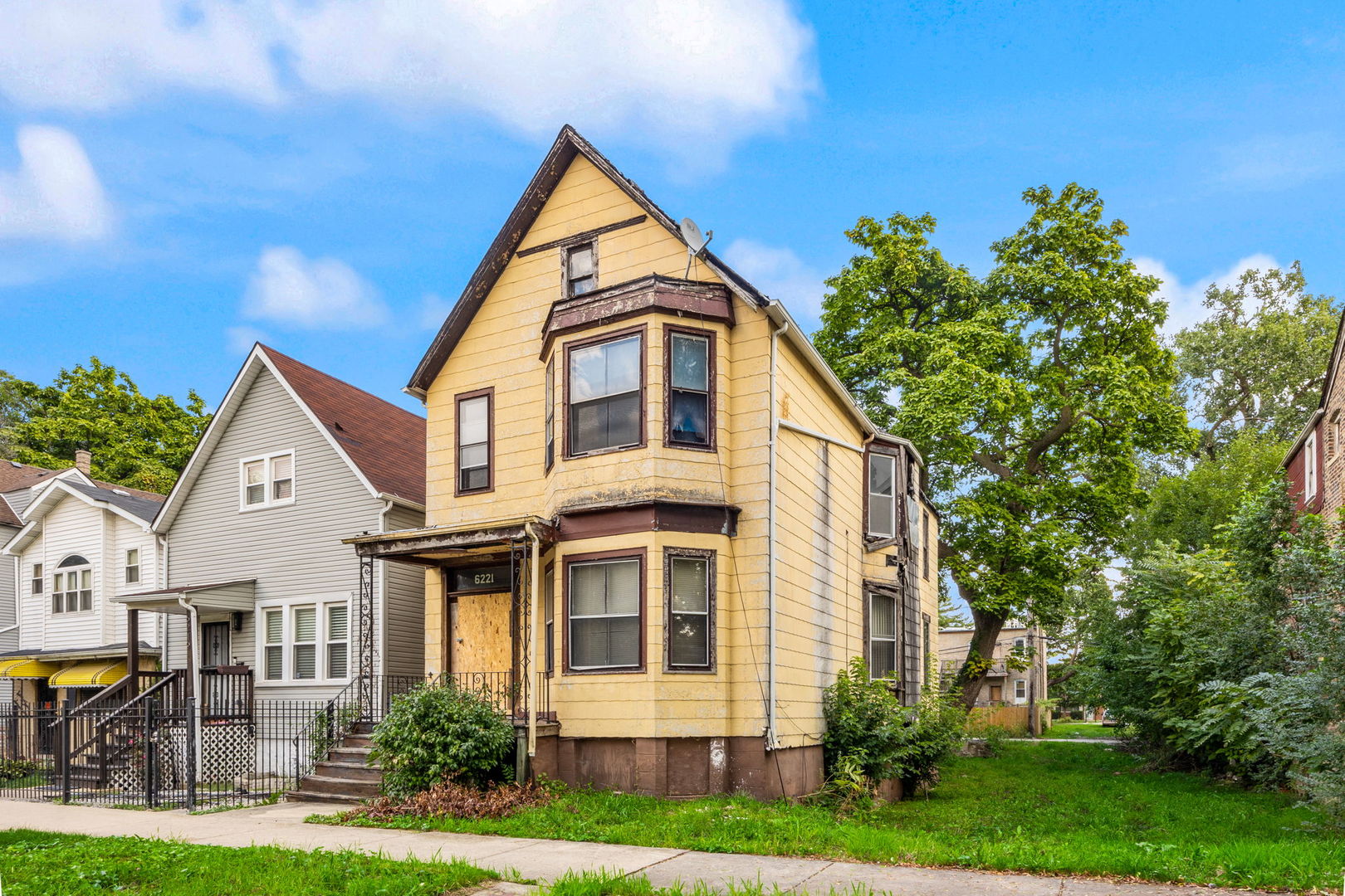 6221 South Carpenter Street Chicago, IL 60621 - Photo 2 of 13 Gallery Image 2
