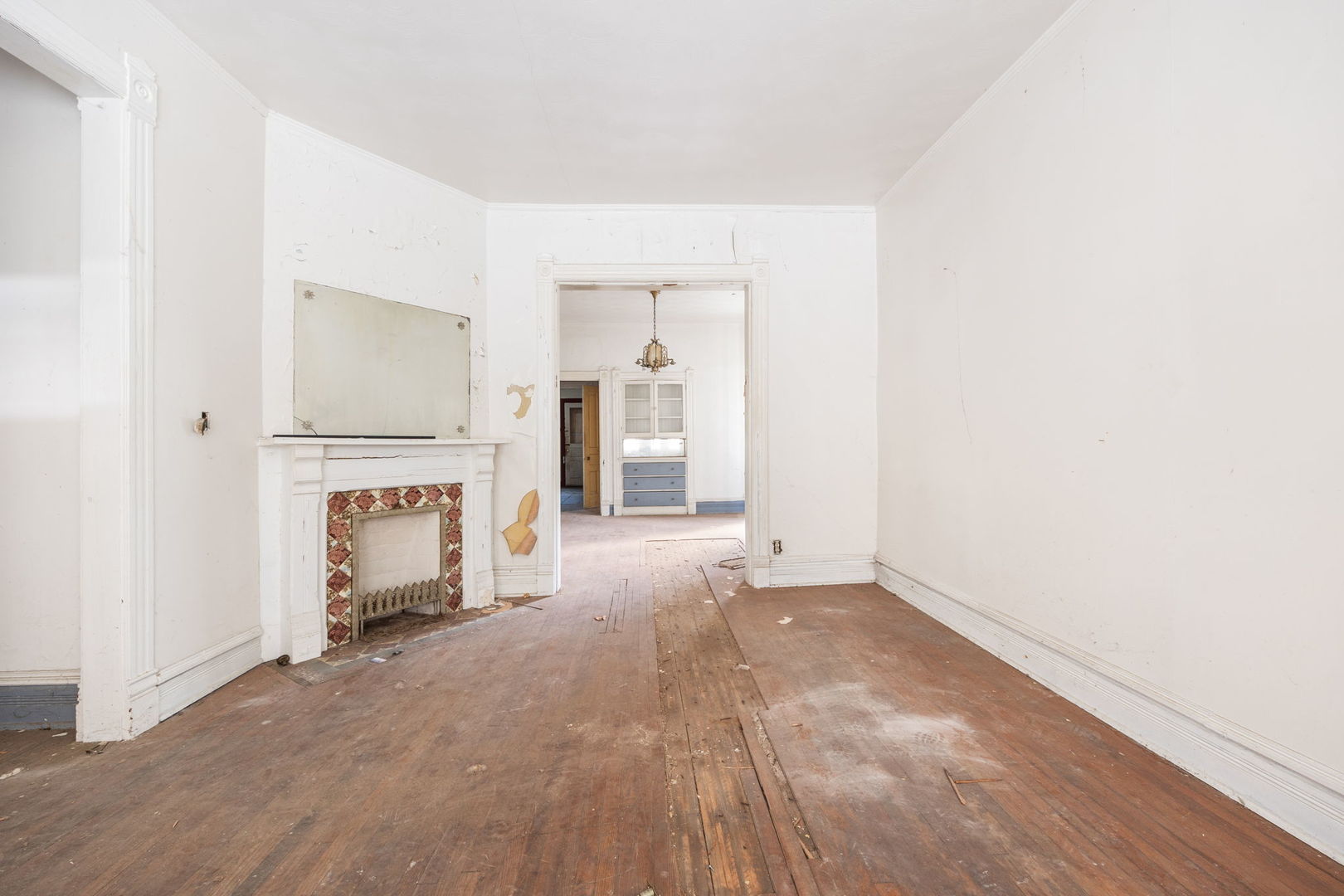 6221 South Carpenter Street Chicago, IL 60621 - Photo 3 of 13 Gallery Image 3