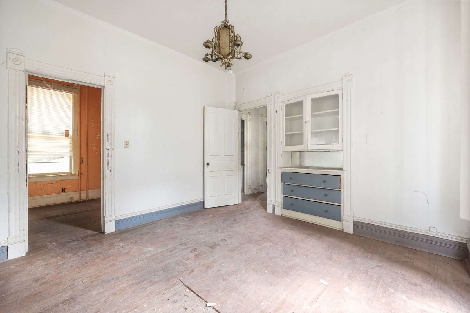 6221 South Carpenter Street Chicago, IL 60621 - Photo 4 of 13 Gallery Image 4