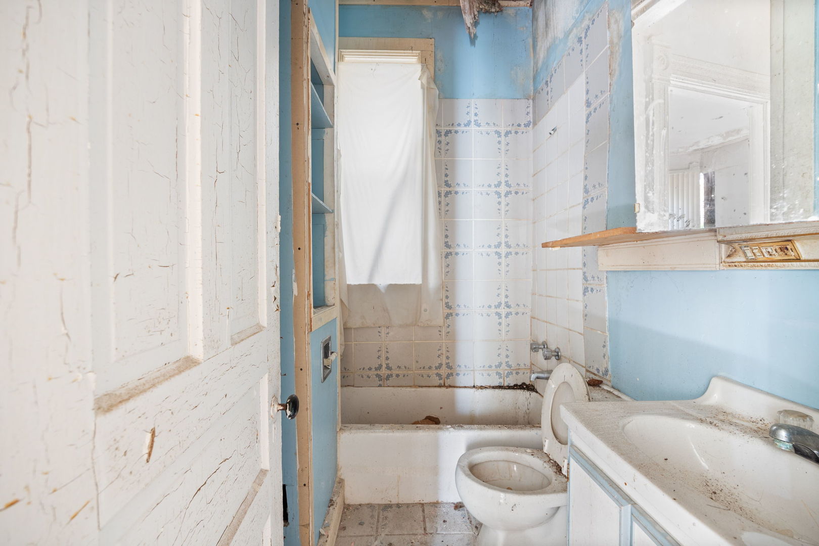 6221 South Carpenter Street Chicago, IL 60621 - Photo 6 of 13 Gallery Image 6