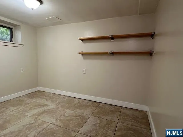 en empty room with closet