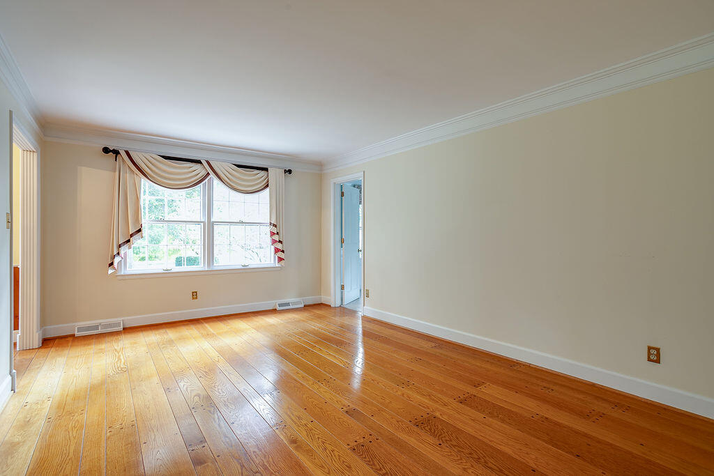 2033 Williamsburg Road Lexington, KY 40504 - Photo 13 of 68 2033Williamsburg-12