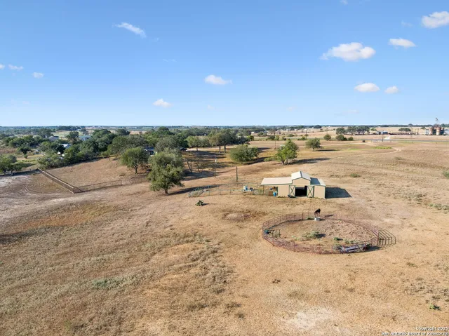 $749,900 | 7970 Highway 87, La Vernia, TX 78121