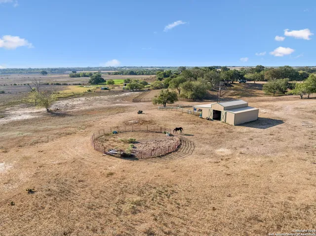 $749,900 | 7970 Highway 87, La Vernia, TX 78121