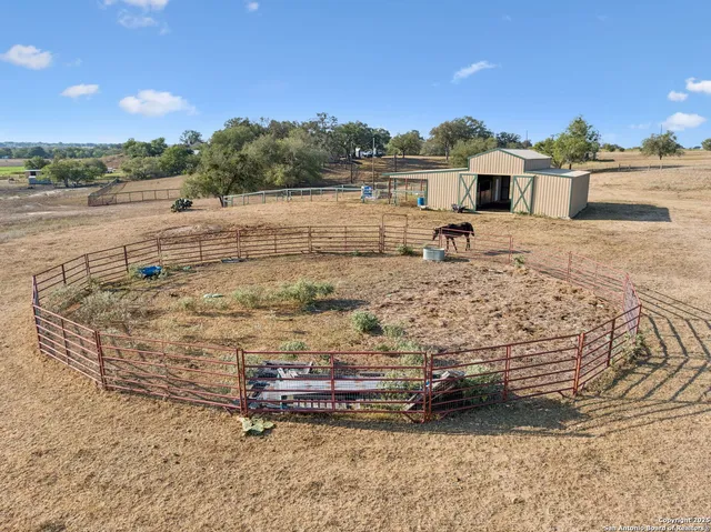 $749,900 | 7970 Highway 87, La Vernia, TX 78121