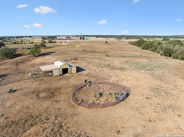 $749,900 | 7970 Highway 87, La Vernia, TX 78121