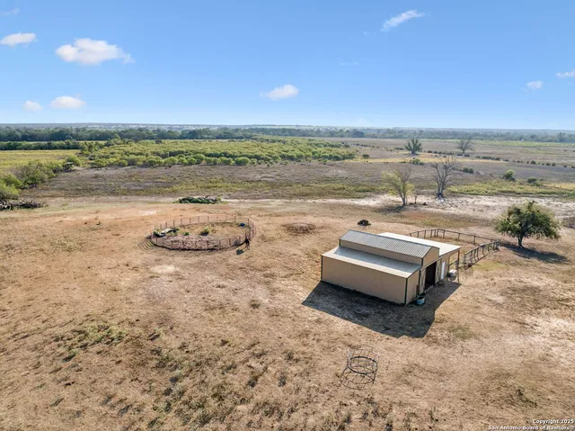 $749,900 | 7970 Highway 87, La Vernia, TX 78121