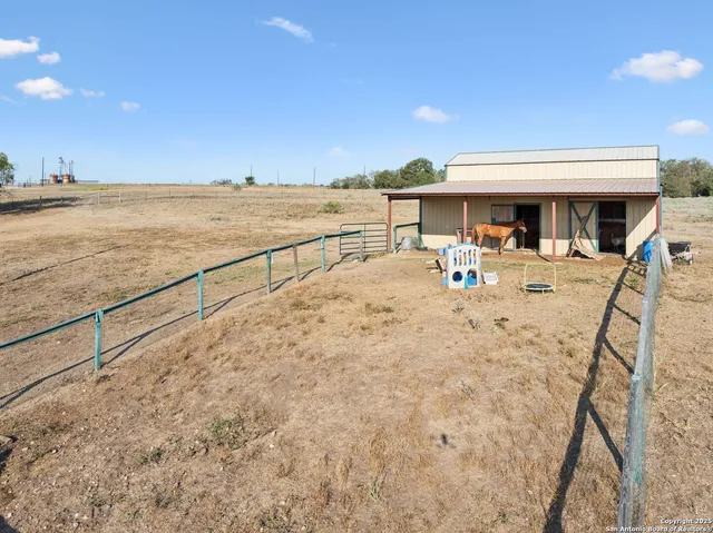 $749,900 | 7970 Highway 87, La Vernia, TX 78121