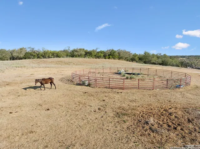 $749,900 | 7970 Highway 87, La Vernia, TX 78121