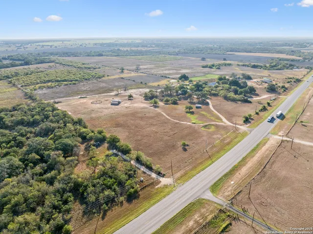 $749,900 | 7970 Highway 87, La Vernia, TX 78121