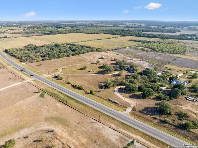 $749,900 | 7970 Highway 87, La Vernia, TX 78121
