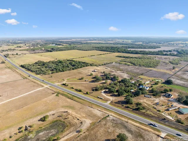 $749,900 | 7970 Highway 87, La Vernia, TX 78121