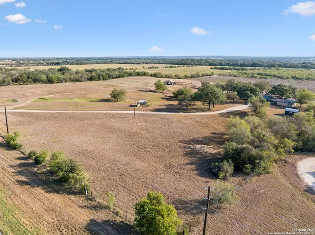 $749,900 | 7970 Highway 87, La Vernia, TX 78121