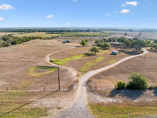 $749,900 | 7970 Highway 87, La Vernia, TX 78121