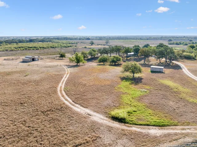 $749,900 | 7970 Highway 87, La Vernia, TX 78121