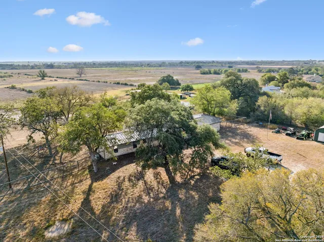 $749,900 | 7970 Highway 87, La Vernia, TX 78121