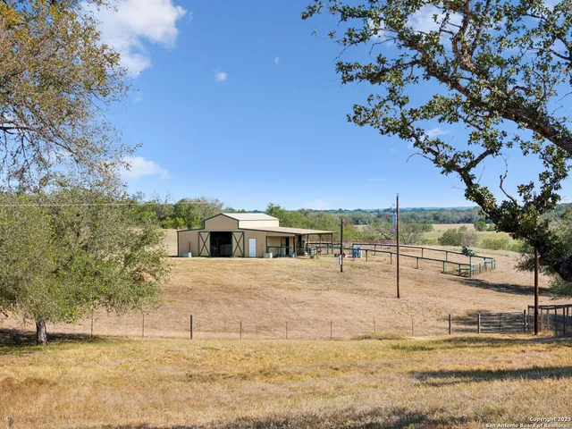 $749,900 | 7970 Highway 87, La Vernia, TX 78121