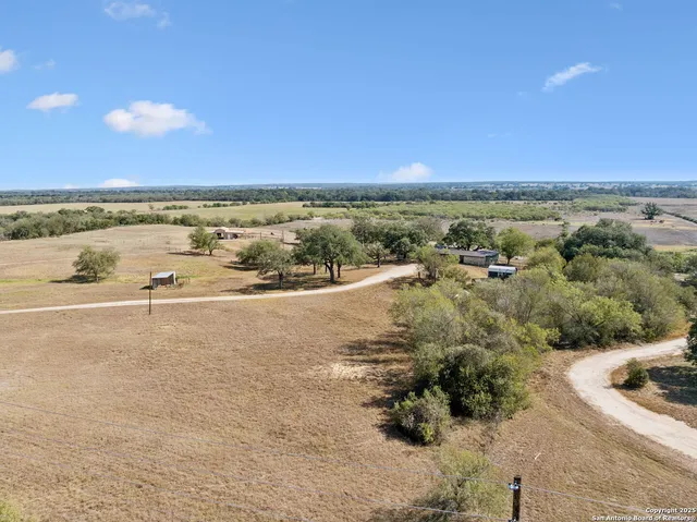$749,900 | 7970 Highway 87, La Vernia, TX 78121