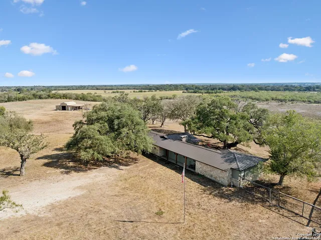 $749,900 | 7970 Highway 87, La Vernia, TX 78121